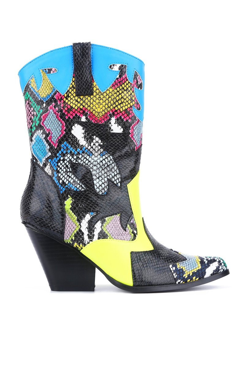cape robbin snakeskin boots