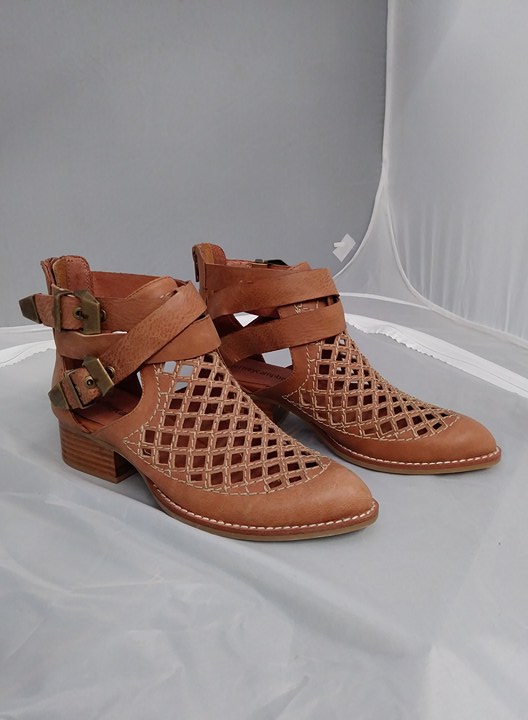 jeffrey campbell konda ankle bootie