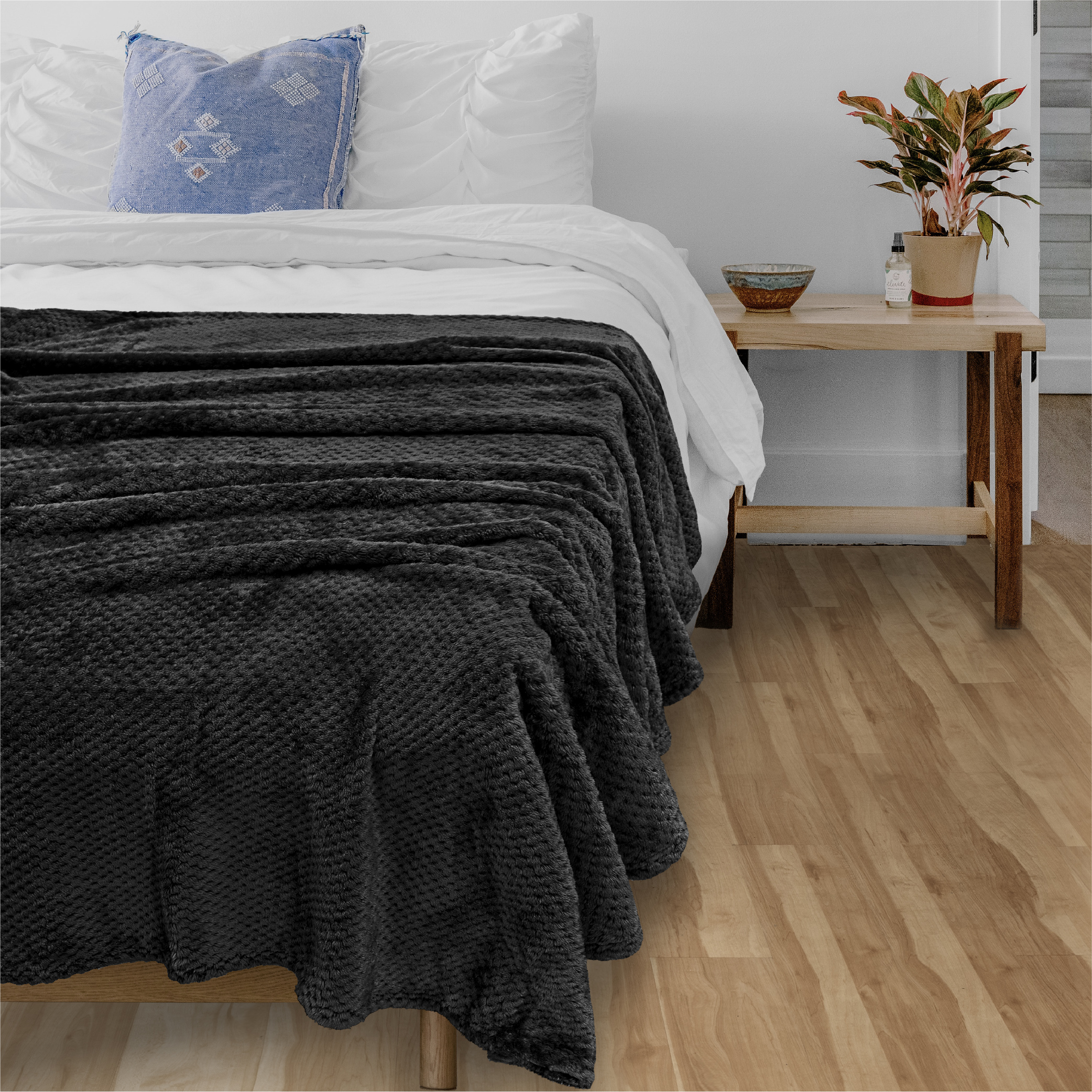 Throw Blanket for Sofa Couch Bed Lightweight Microfiber Polyester Waffle Pattern - Picture 7 of 190