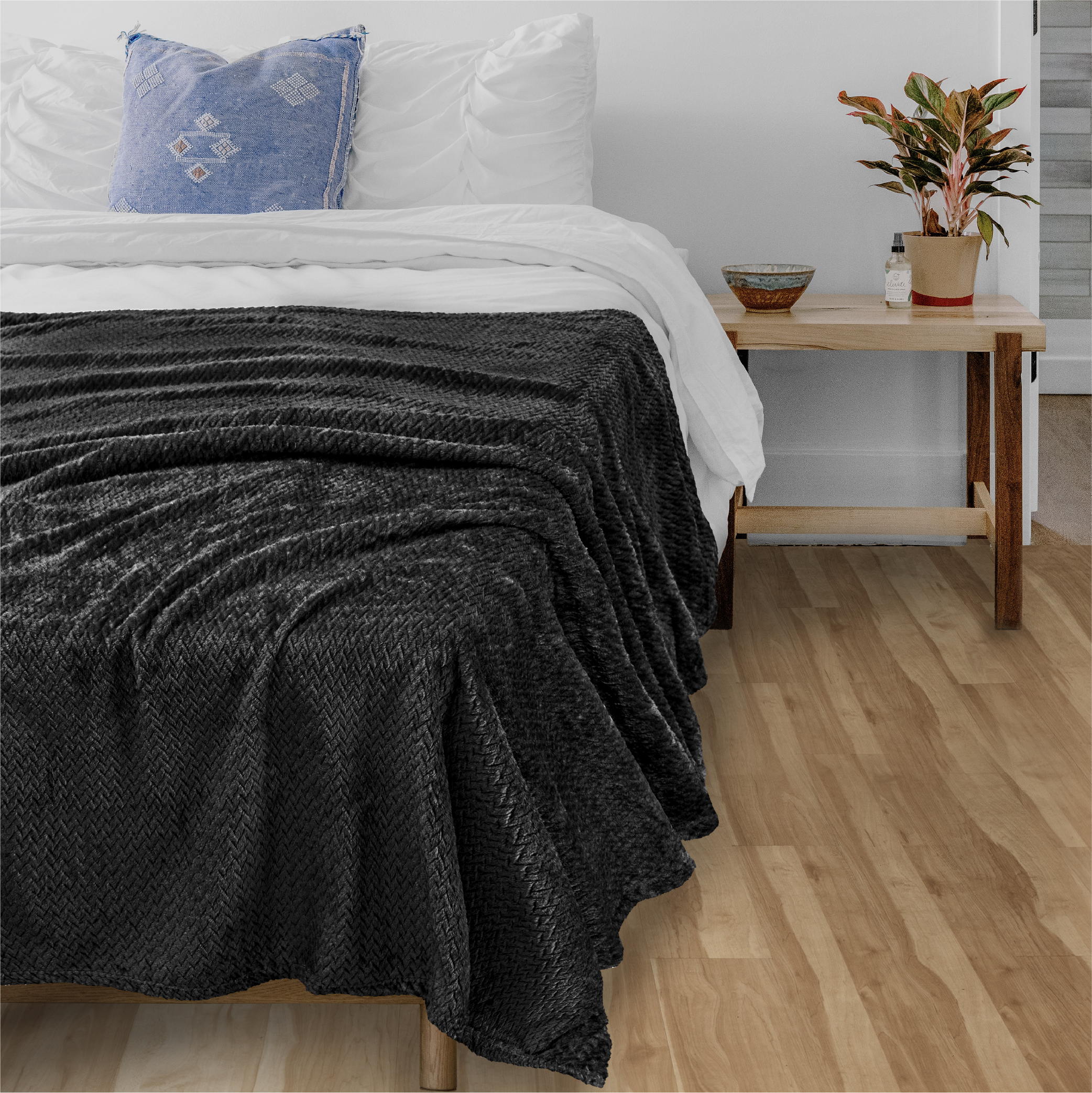 Super Soft Fleece Throw Blanket for Couch Sofa Bed Chair Lightweight Microfiber - Picture 7 of 139