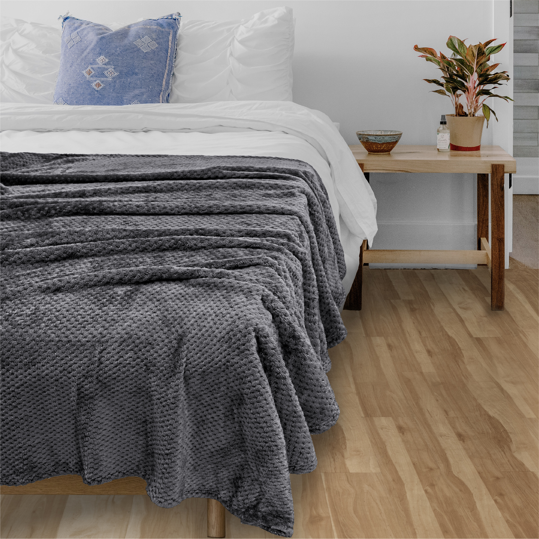 Throw Blanket for Sofa Couch Bed Lightweight Microfiber Polyester Waffle Pattern - Picture 16 of 190