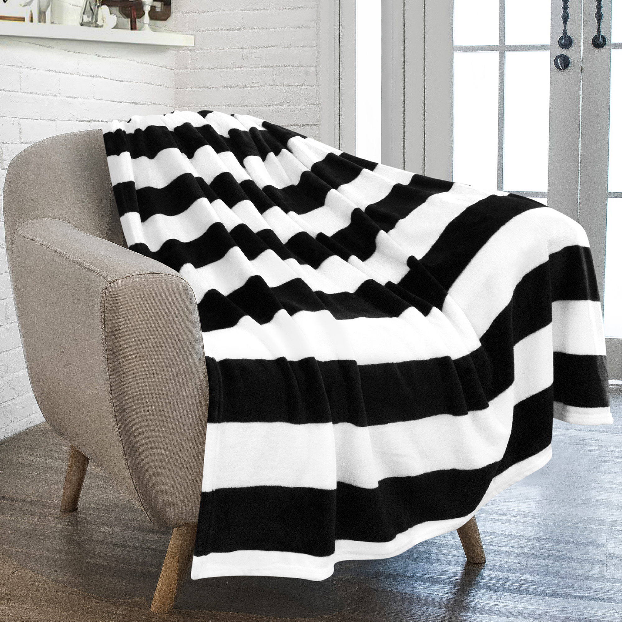 Black and White Striped Printed Soft Fleece Throw Blanket for Coach Sofa Bed