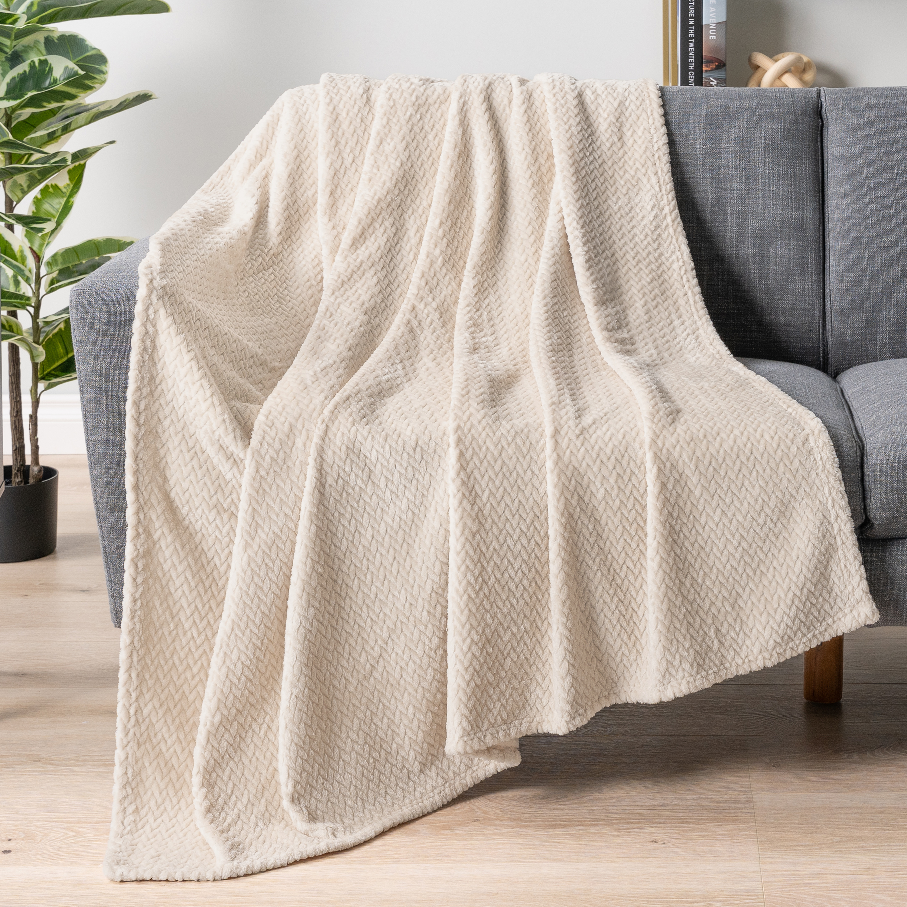 Fleece Jacquard Pattern Lightweight Silk Throw Couch Sofa Bed Cozy