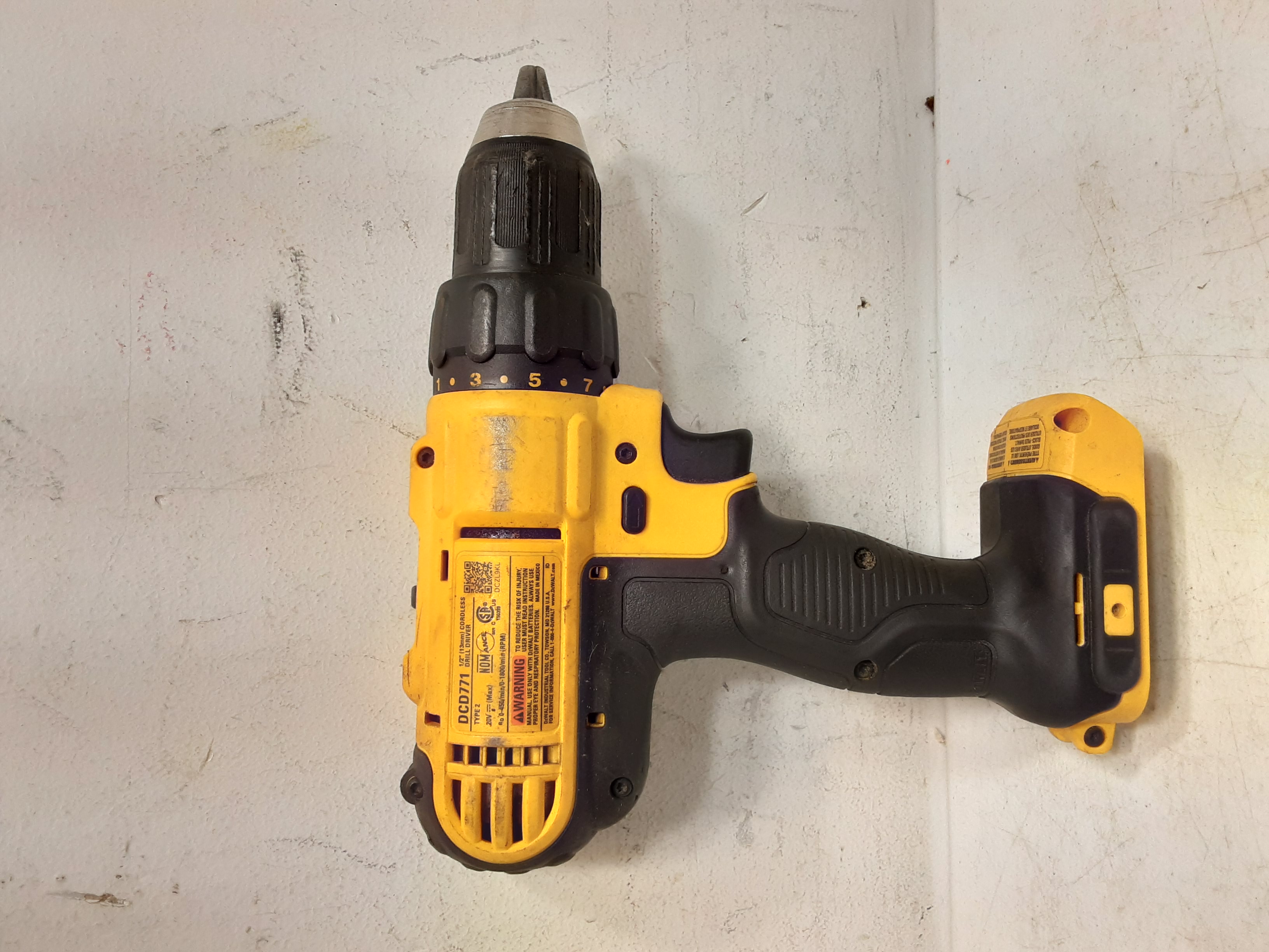 Dewalt dcd 771 двигатель