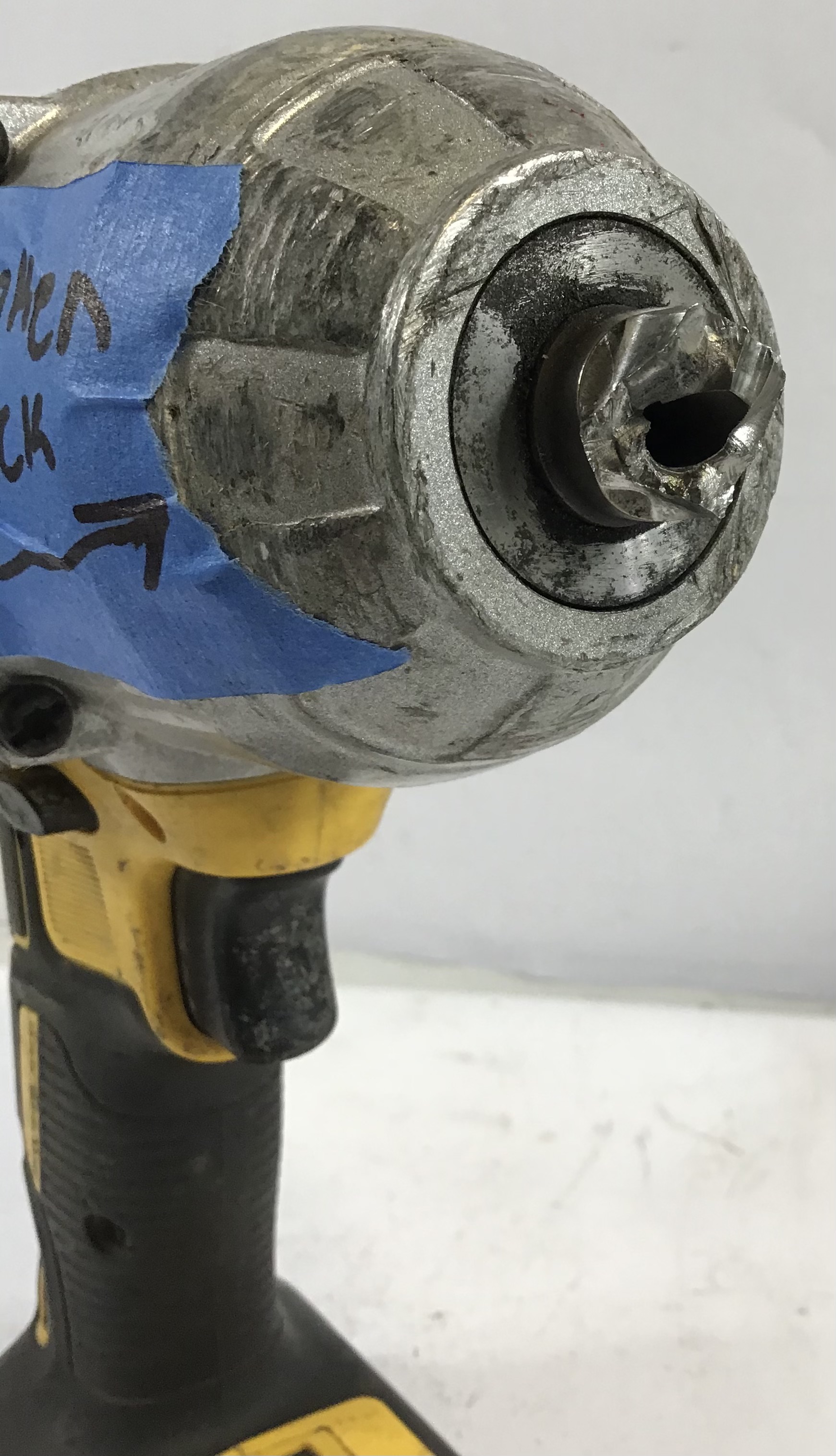 (FOR PARTS,BROKEN CHUCK) DEWALT DCF899 3Speed Impact Wrench, Brushless