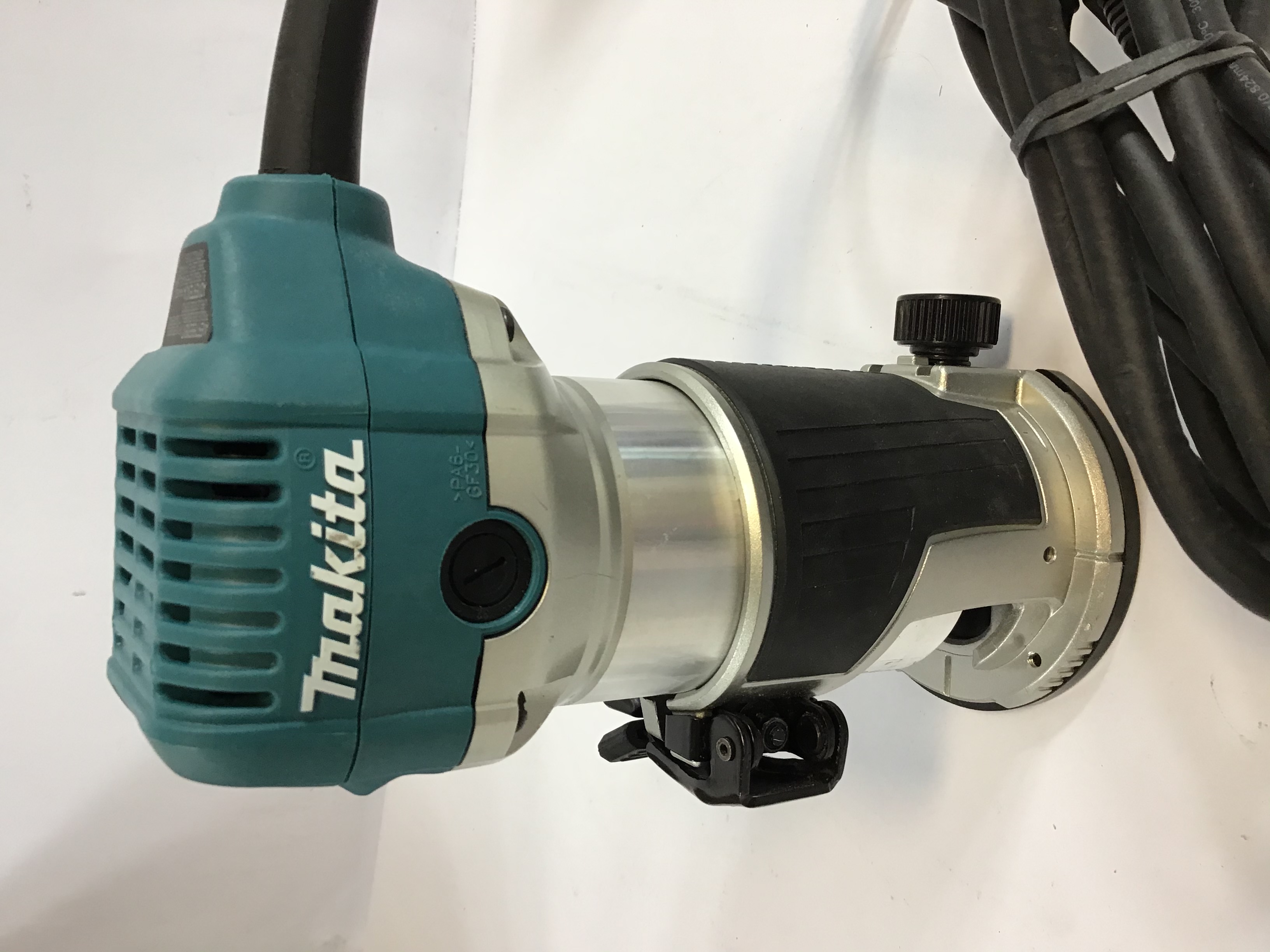 Makita RT0701C 11/4 HP Compact Router eBay