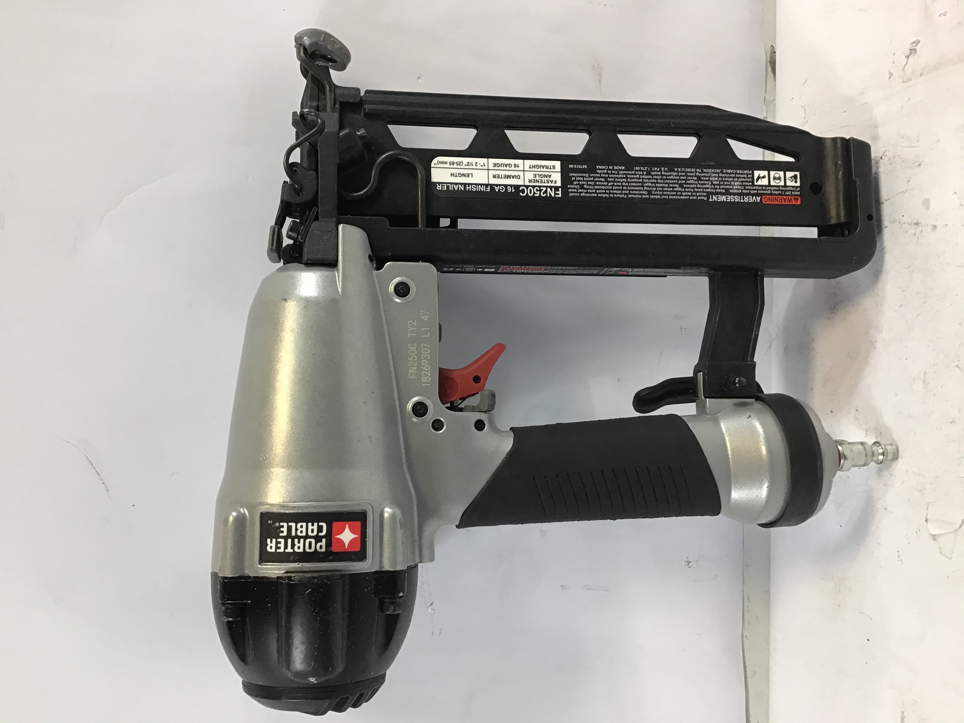 FOR PARTS AS IS PORTERCABLE Finish Nailer, 16GA (787721781004) 1" to 2