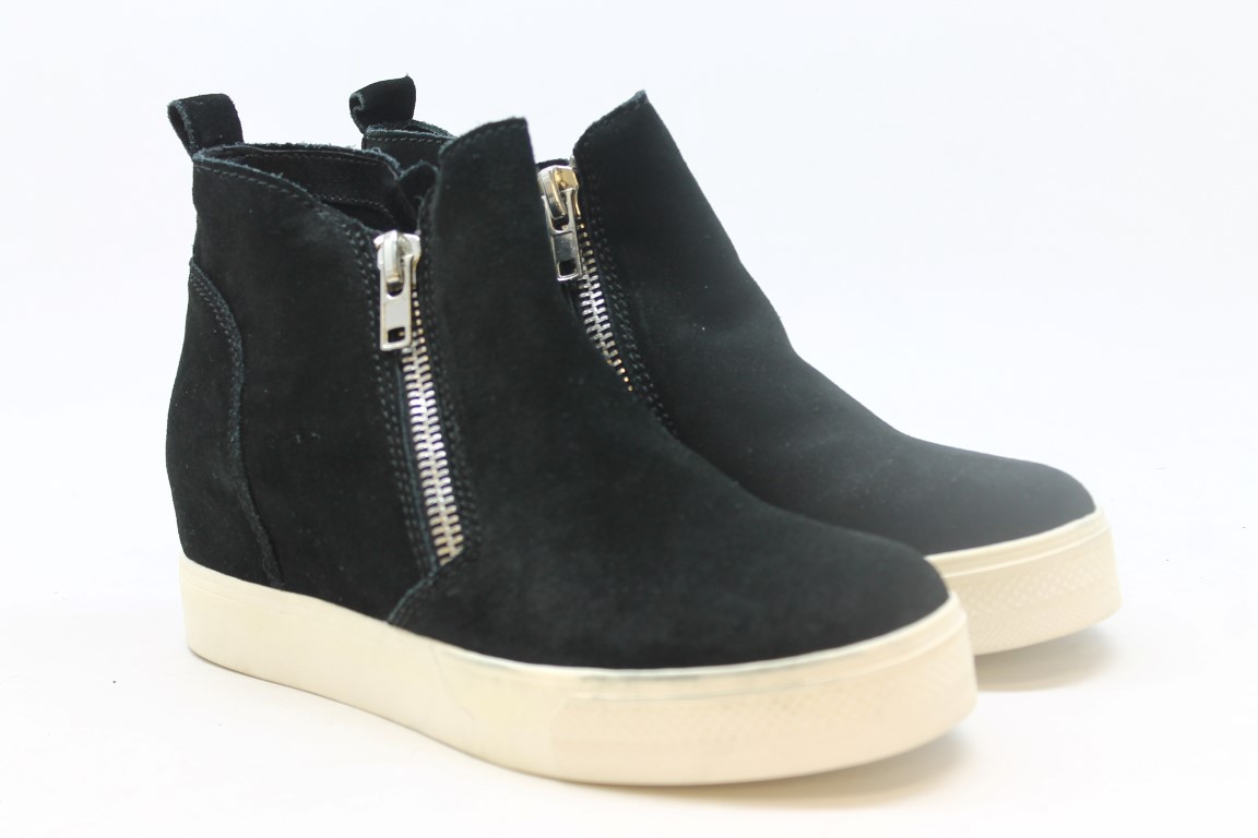 steve madden black wedgie