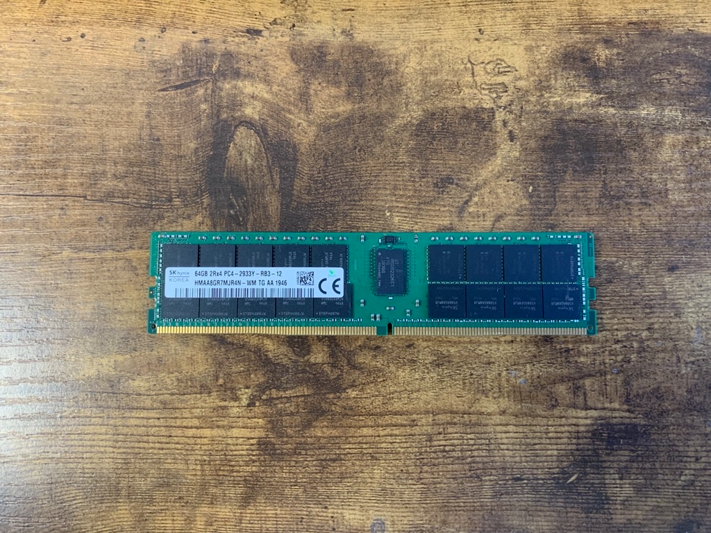 RAM mémoire SK Hynix HMA81GR7CJR8N-WM 8 Go DDR4-2933 RDIMM PC4-2933 ECC REG
