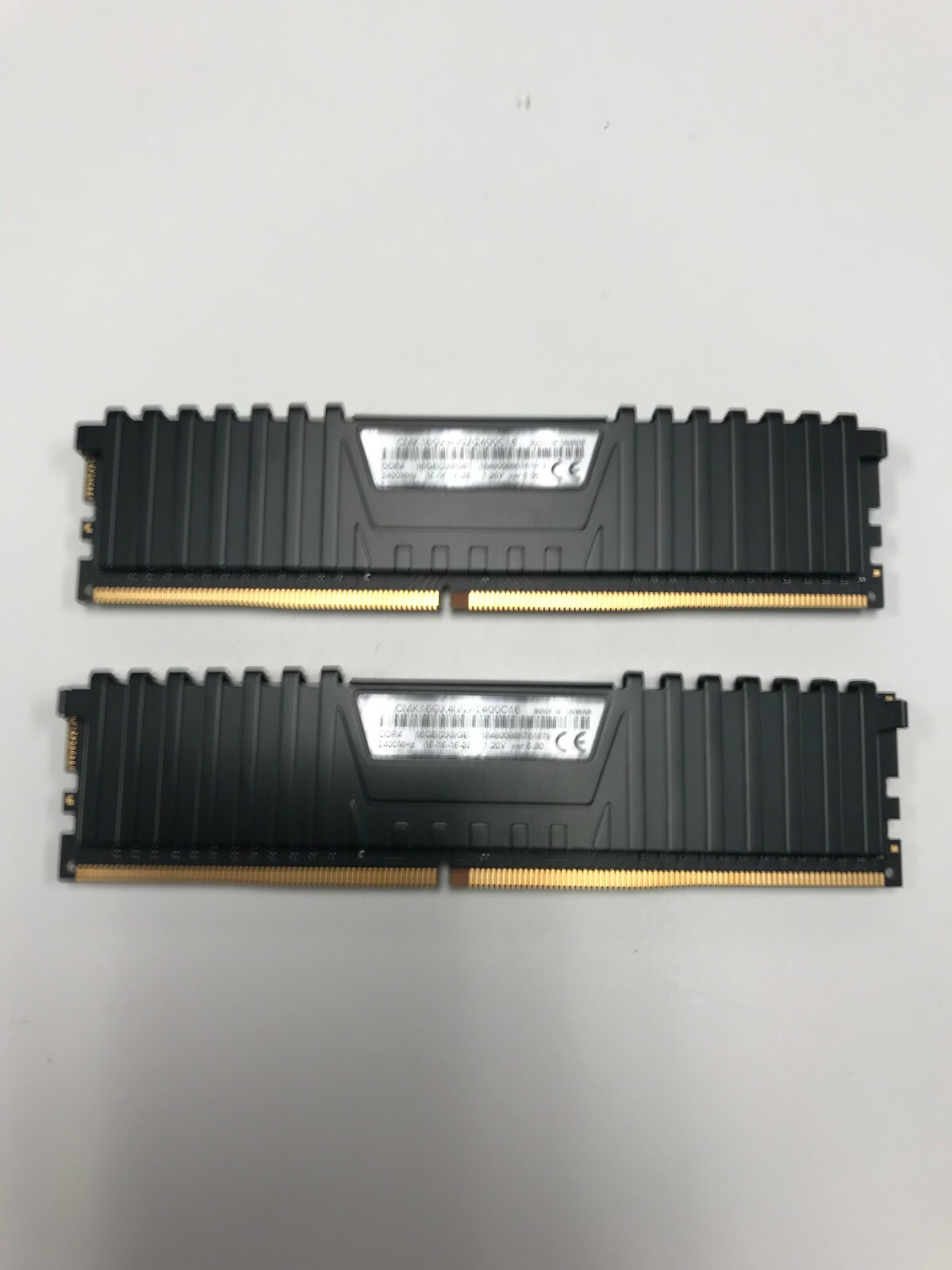 CORSAIR VENGEANCE LPX 16GB DDR4 (2x8GB) 2400MHz DDR4 RAM