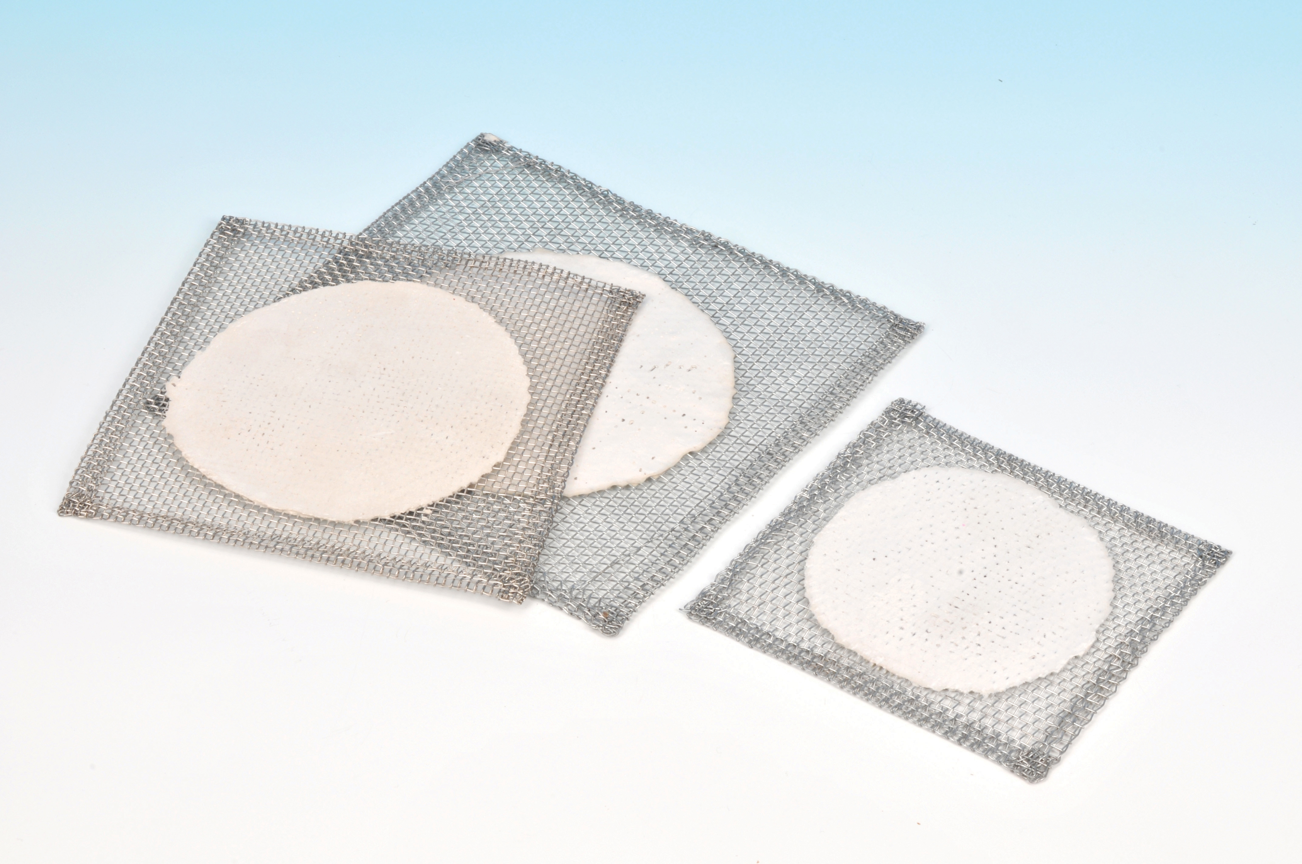 Pack of 10 5 inch x 5 inch Eisco Labs Iron Wire Gauze with Ceramic Center