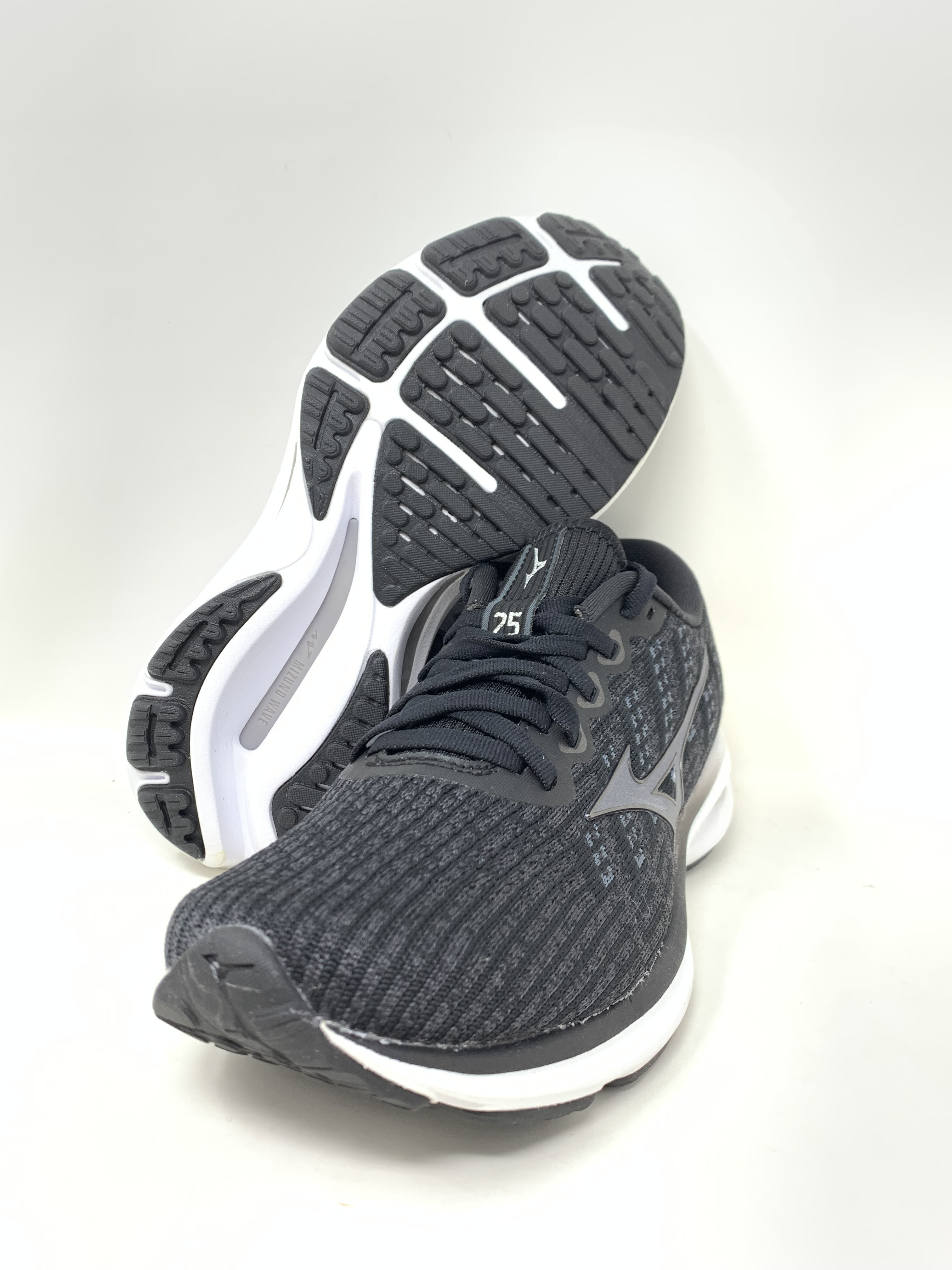 Женские кроссовки Mizuno Womens Wave Rider 25 Waveknit, черный/ оникс, 6.5 B Medium US