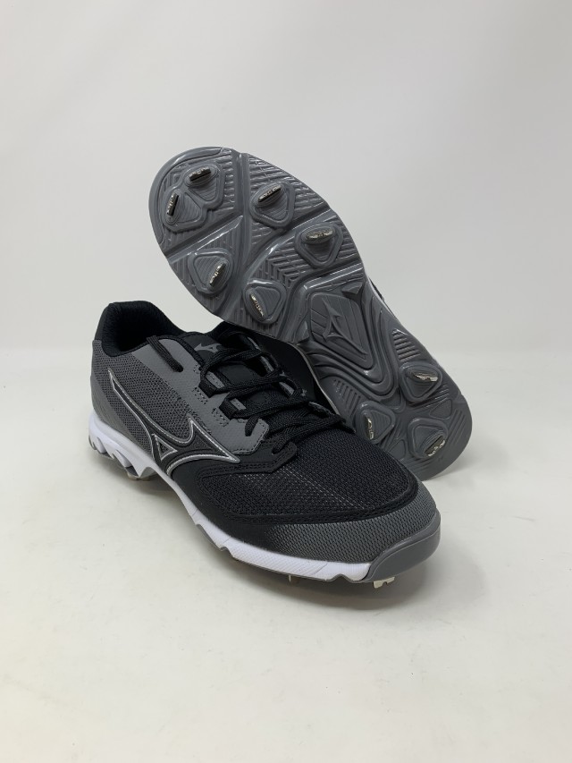 gray mizuno cleats