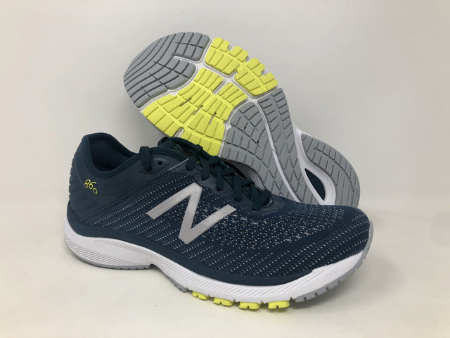 New Balance Men's 860 v10 Running Shoe 