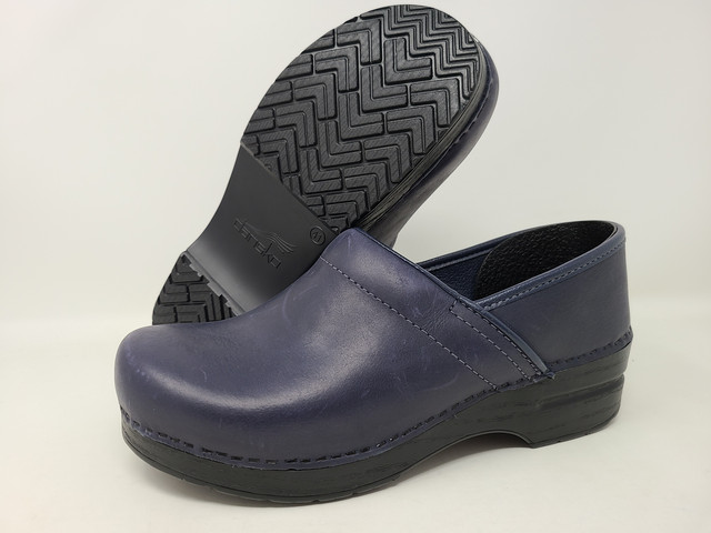 dansko blueberry oiled clog