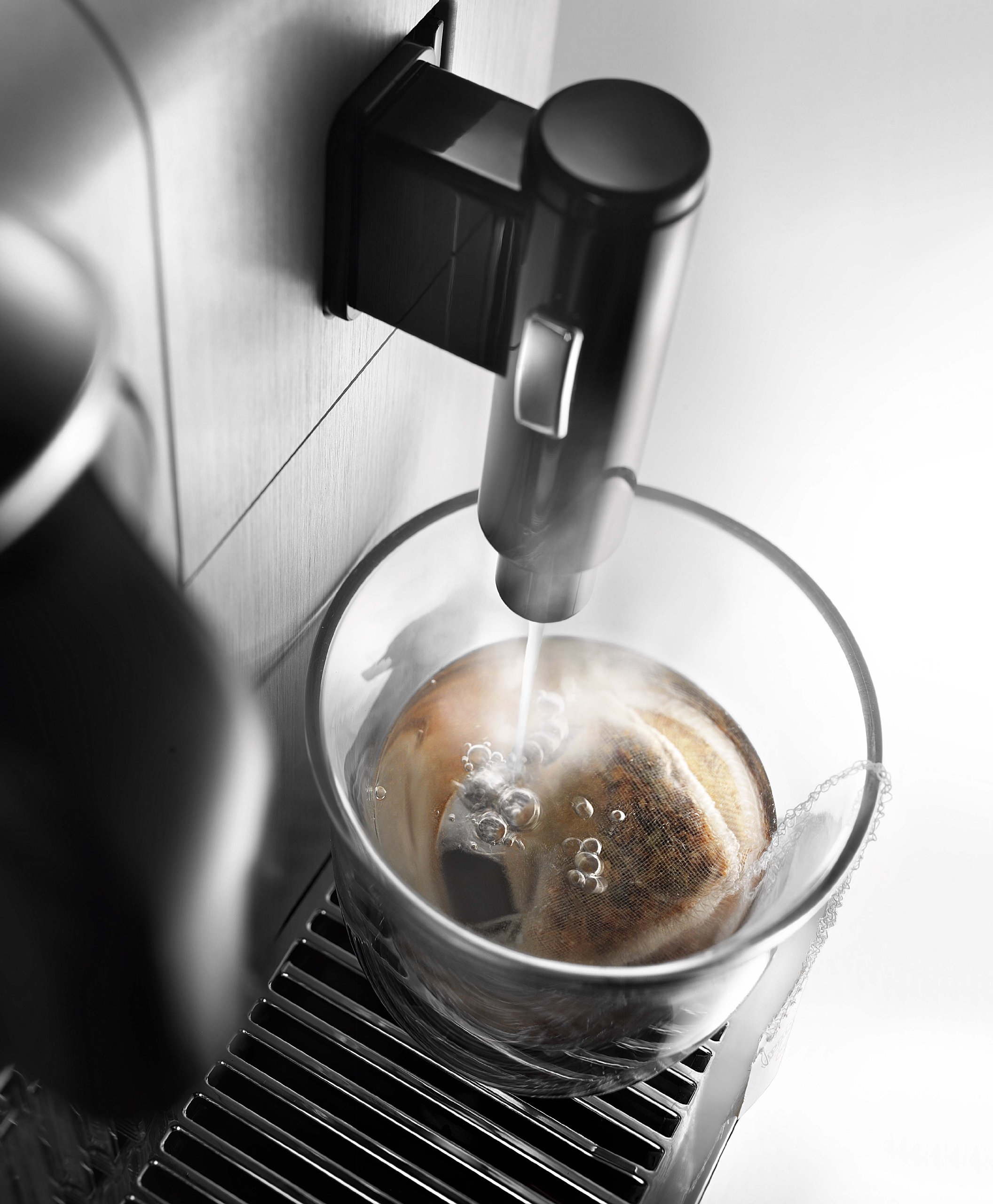 Nespresso Lattissima Pro Original w/Milk Frother by De'Longhi, Brushed
