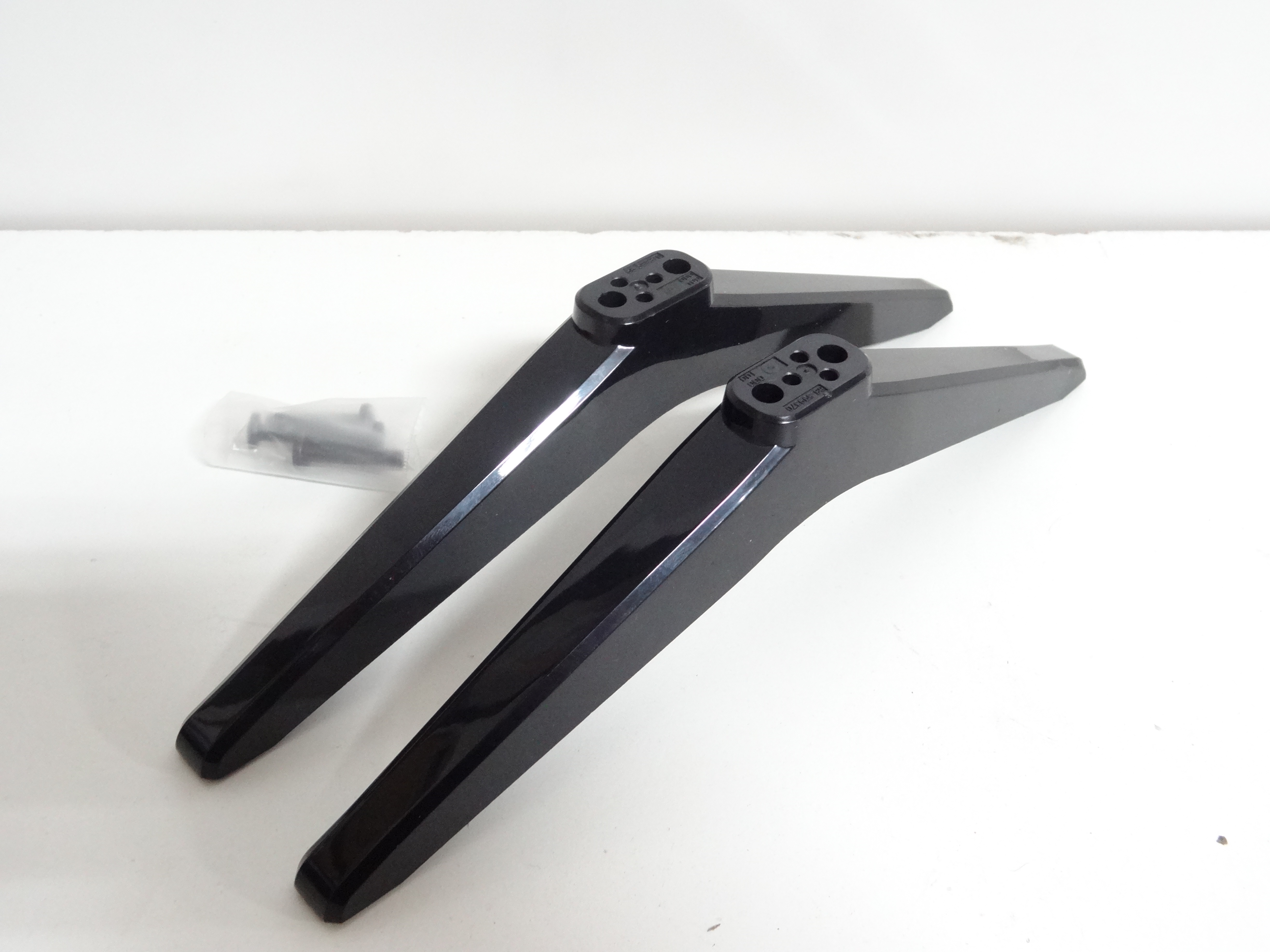 TCL 49S515 Stand Legs W/Screws USED(68599370100) eBay
